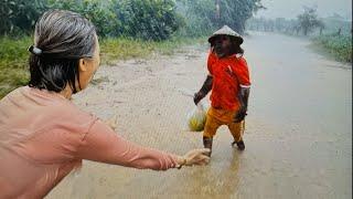 ABU quickly ran to hug his mother in the cold storm