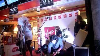 LAFAYETTE-Suck Or Lose [HD](Virgin Megastore Champs-Elysées PARIS 2010)