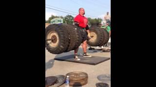 Brian Shaw 1000 lb/454 kg Tire Deadlift