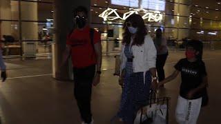 Ayushmann Khurrana Spotted With his Family at Mumbai Airport | Boogle Bollywood