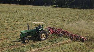 Nate Broke it……. John Deere 4320 Tedding Hay