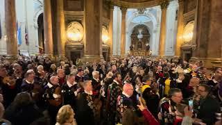 La Tuna canta Sierra de Luna a la Virgen del Pilar. Cuarentunas Zaragoza,Málaga,Barcelona y Navarra