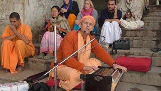 HH Kadamba Kanana Swami - Brahmanda Ghat - kirtan 19.11.2018