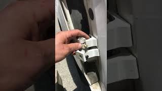 Замена петли водительской двери Skoda Octavia A7