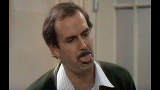 Fawlty Towers: Sppppoons