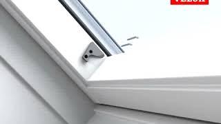 Монтаж рулонной шторы для мансардных окон VELUX на крючках RHL , RHZ