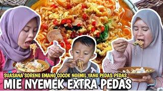 MUKBANG MIE NYEMEK EXSTRA PEDAS, VILLAGE LOFE KATUMIRI KIDUL