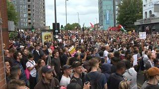 Counter-protesters gather in London as UK fears more far-right riots | AFP