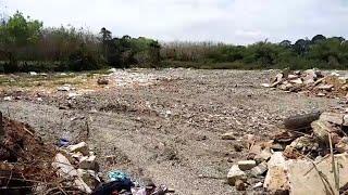 Longgokan sampah jejas Sungai Muda