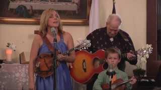 Rhonda Vincent & 7 yr old Carson Peters - Amazing Grace