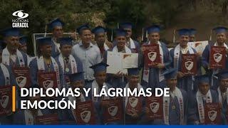 Emotiva ceremonia: 77 habitantes en condición de calle se graduaron de bachilleres