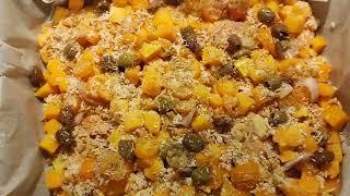 Ricette autunnali:  zucca al forno con olive, cipolla e pomodorini