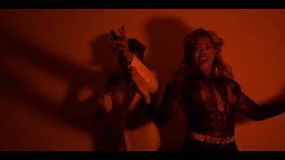 Queen Ladi Gangsta, 100%SILKS - Double Tap (Official Video)