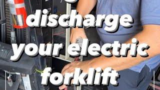 How to charge and discharge your electric forklift.