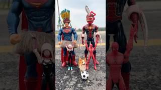 Zombie Hulk bullies baby Spiderman | Marvel Toys