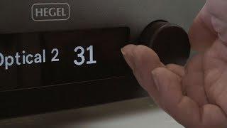 Unboxing the Hegel H90 amplifier (subtitled)