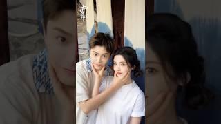 Pinching each other's faces, Yang Chaoyue and Ding Yuxi are so cute. Love you seven times