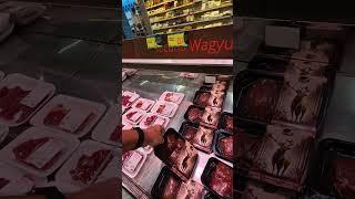 В Испании очень много всякого мяса:  продается даже оленина