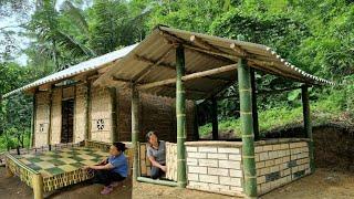 1 year living alone in the forest, building a complete bamboo house, separate from the power grid