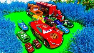 Clean up muddy minicars & Disney Pixar car convoys! Play in the garden