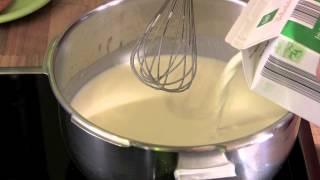 Bechamel Sauce-weiße Soße-Helle Mehlschwitze-Milchsoße-Grundsoße-Bechamelsauce selbst zubereiten