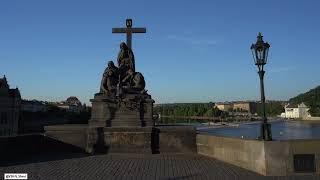 Life Charles Bridge in Prague( from dawn to sunset )