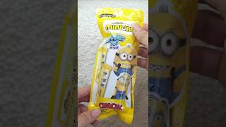 mencari dan menemukan jajanan permen chacha minions di dalam kardus #jajanan #chacha #candy #minions