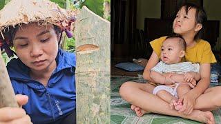 Single mother makes bamboo water bridge. The kind old man helped bring water home.