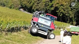 Weinlese Vollernter | A modern way of harvesting grapes in Germany