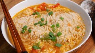 Tomato and egg noodle soup recipe :: Egg soup noodles chinese :: Delicious food