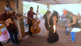 Tocando en la Huacana Michoacán - Los Potrillos De Turicato