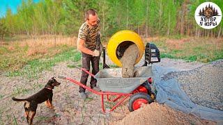 Фильм о жизни белорусского хутора в лесу. Ремонт крыльца в старом доме. Высаживаем лотосы в пруд