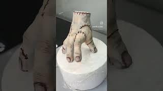 Редкий и особенный случай, когда я лепила #мастеркласс #сочи#рука#вещь#торт#уэнсдей
