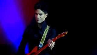 Prince - Little Red Corvette - LIVE (2010)