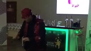 Moving showtime magic trick from #DrinkEmotion show-bar  #barshow #шоу_бармен #барменшоунасвадьбу #ш