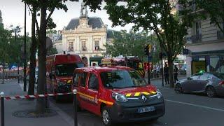 Une voiture percute une terrasse à Paris: un mort, la piste de l'accident privilégiée | AFP