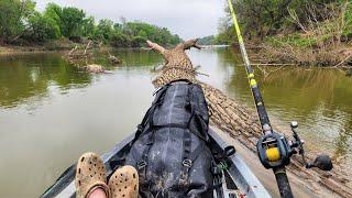 Kayaking Fishing IN THE MIDDLE OF NOWHERE!! (Big Fish)