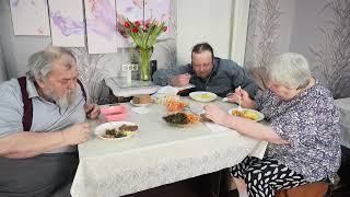 Как встретила 8-марта 2025 семья из села Вкусно кушаем и празднуем праздник ПОДВАЛ ИЛЬИЧА