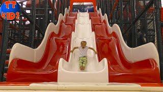 Indoor Playground Ярослава в Зип Зип Парке (Zip Zip Park) - Прыгаем на батутах - Турецкие Каникулы!