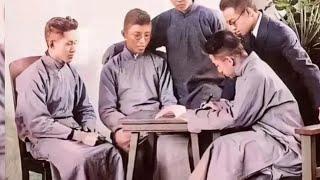 1920年清华大学五位学子正在讨论文学创作，后来都成为了名人。