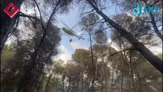 Bomberos en las labores de extinción del incendio del Montgó de Xàbia