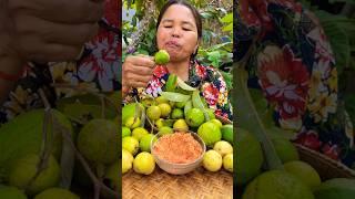 Yummy small guava #siscookingtv #fruit #mukbang #fruits #guavafruit