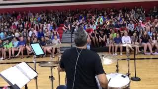 Motivational Speaker Rich Redmond motivates students in Missouri!