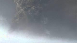 5/22/2011 - CLOSER Grimsvotn Volcanic Eruption Iceland - Distance: 1 km (Watch in HD!)