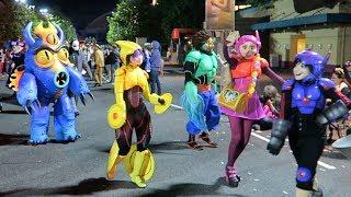 Most Disney Characters EVER in a Parade at the FanDaze inaugural Party at Disneyland Paris !!