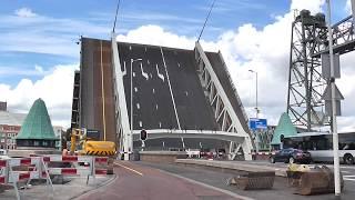 Brugopening Koninginnebrug Rotterdam Basculebrug/ Drawbridge/ Pont Basculant/ Zugbrücke