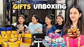 Meri Dost Ney Itney Gifts de diay| Gifts per Sabki larai hogai | Gifts Unboxing | Rabia Faisal