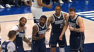 Mavs players in sync yelling at Maxi Kleber to join the huddle 