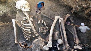 20 Shocking Discoveries of Giants You Won't Believe Exist