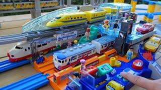 Plarail Shinkansen New Big Station Operate the lever to make the train depart 
